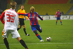 Keisuke Honda lines up a shot CSKA Moscow. Photo by enot_female @ Flickr. 