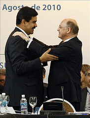 Venezuelan Foriegn Minister Nicolás Maduro spoke with Argentine Foreign Minister Héctor Timmerman at the Mercosur meeting on Monday.